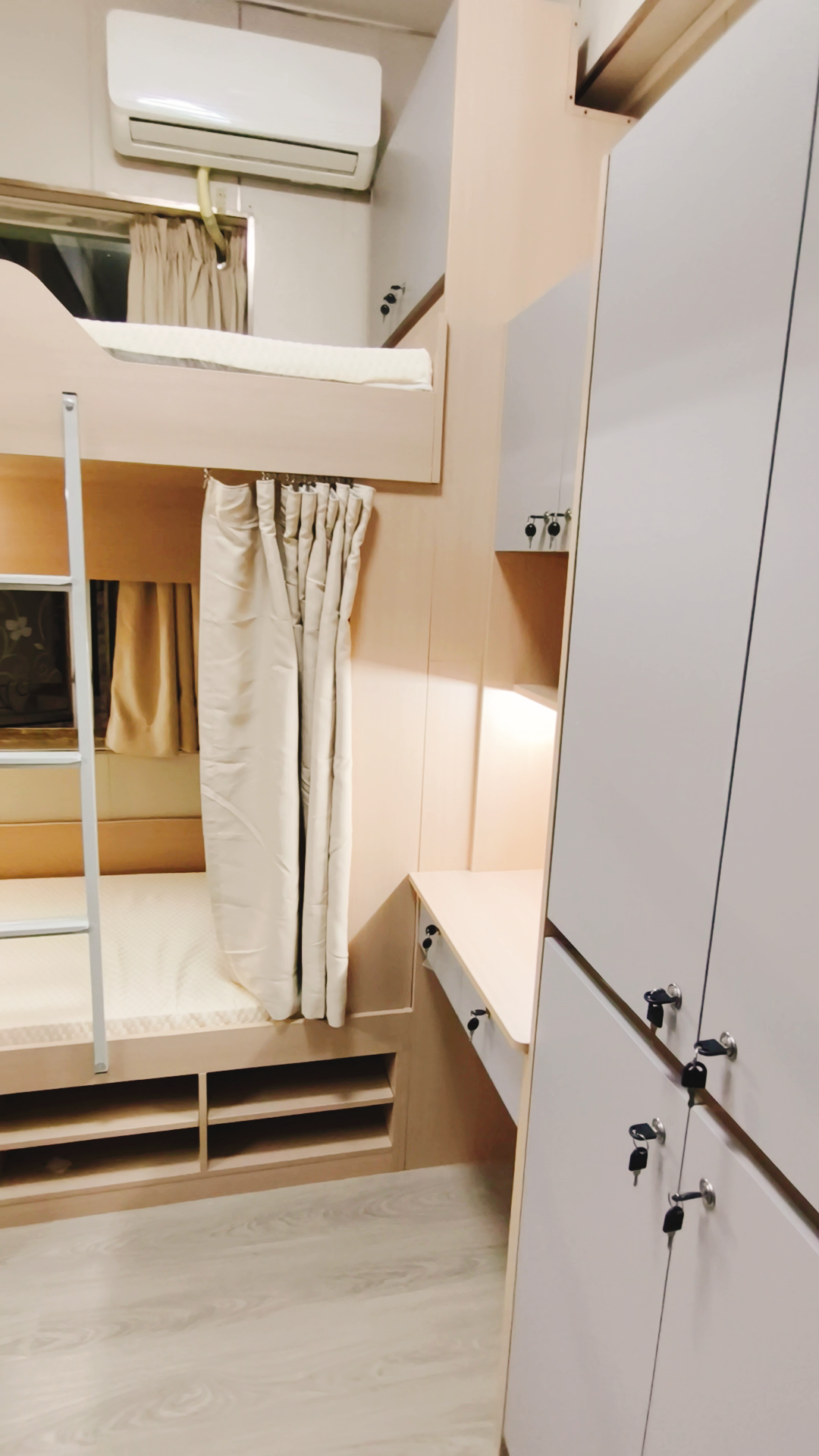 尖沙咀65号精装独卫女生专属三人间301A-理工步行五分，尖沙咀地铁站步行6分，都会大学巴士通勤15分图1