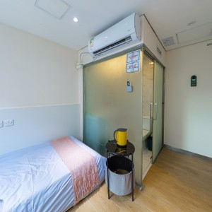 太子零距府邸标准套间，城大港铁14分，浸会巴士22分，都会巴士20分，电梯公寓有安保