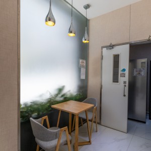 太子零距府邸标准套间，城大港铁14分，浸会巴士22分，都会巴士20分，电梯公寓有安保