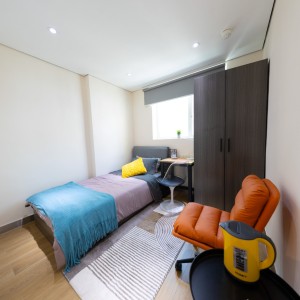 太子零距府邸高级套间，城大港铁14分，浸会巴士22分，都会巴士20分，电梯公寓有安保