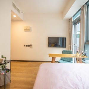 旺角零距府邸特级套间，都会港铁15分，城大港铁15分，浸会20分即达，电梯公寓带大阳台