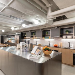 尖沙咀宝勒巷酒店式公寓豪华单人房，尽享23平米空间，理工巴士7分即达，纯步行10分钟.都会20分可达