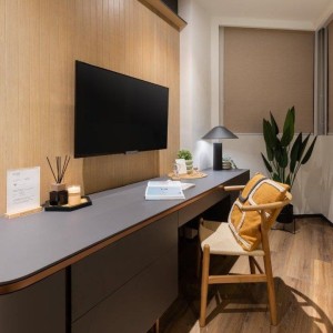 尖沙咀宝勒巷酒店式公寓尊享大床房，尊贵28平米超大空间，理工巴士7分即达，纯步行10分钟.都会20分可达