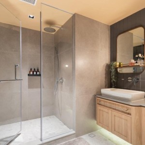 尖沙咀宝勒巷酒店式公寓尊享大床房，尊贵28平米超大空间，理工巴士7分即达，纯步行10分钟.都会20分可达