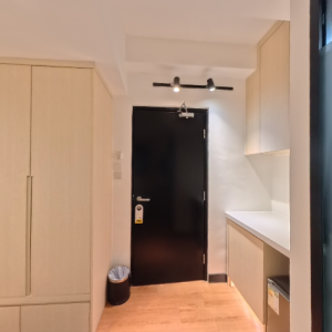 尖沙咀加拿芬道酒店式公寓studio-理工步行10分，乘巴士只要6分，浸会城大都会只要20分。尖沙咀站200米，尖东站400米