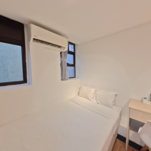 尖沙咀加拿芬道酒店式公寓studio-理工步行10分，乘巴士只要6分，浸会城大都会只要20分。尖沙咀站200米，尖东站400米