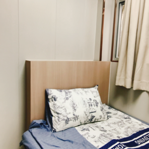 中环街市旁铁行里独栋学生公寓单人间5A房-港铁三站直达港大，加步行15分钟内到，紧邻商圈上班族也适合