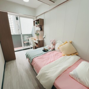 港岛金钟秀华坊港大studio特大阳台房D+-超全配套带食堂三分钟到金钟，港大全程18分钟理工全程20多分钟，交通超便利