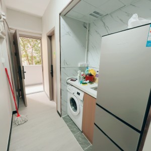 港岛金钟秀华坊港大studio单人B大窗户房-超全配套带食堂，三分钟到金钟，港大全程18分钟理工全程20多分钟，交通超便利