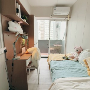 港岛金钟秀华坊港大studio特色阳台房D房-超全配套带食堂，三分钟到金钟，港大全程18分钟理工全程20多分钟，交通超便利