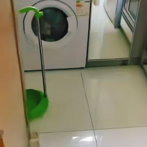 红磡海滨南岸三室一卫套房双人间，理工步行可达，对面就是理工学生宿舍，超有性价比。高档小区配免费会所健身房游泳池