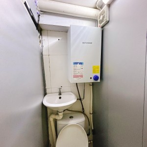 深水埗长沙大厦六房单间C房-限男生，城大通勤19分钟，浸会通勤23分钟，价格超美丽近地铁