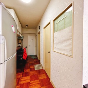 深水埗长沙大厦六房单间F房-限男生，城大通勤19分钟，浸会通勤23分钟，价格超美丽近地铁