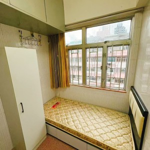 石硤尾明华大厦单间B房-限男生，城大都会通勤18分，也可步行抵达城大，附近双地铁，出行好方便