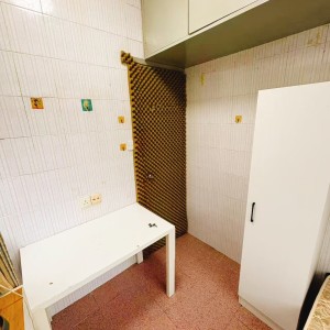 石硤尾明华大厦单间B房-限男生，城大都会通勤18分，也可步行抵达城大，附近双地铁，出行好方便