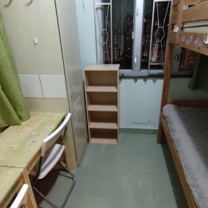 旺角通菜街友诚大厦16楼D室，限男生，三室一厅整租