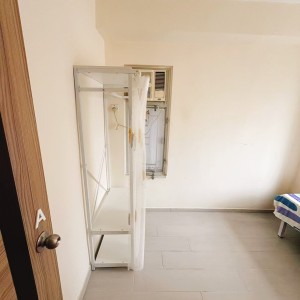旺角广辉大厦B室A房-限男生，都会步行+巴士12分到校，城大浸会15分钟即达，旺角核心