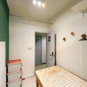 油麻地宝翠大厦01室G房-限男生，油麻地地铁上盖，近医院市场，四大校全部15分钟内通勤