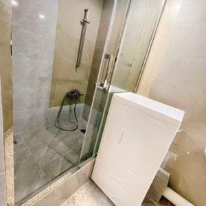 铜锣湾崇兰大厦A室C房studio-3分钟到时代广场，18分钟到港大，距铜锣湾站200米