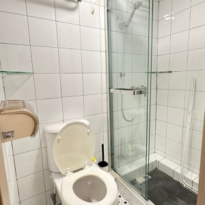炮台山五洲大厦大床5B8，港大乘港铁直达全程22分钟，炮台山站步行2分钟