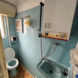 石硖尾街伟业楼A房-限男生，深水埗太子交界，城大浸会通勤12分钟，平价生活首选