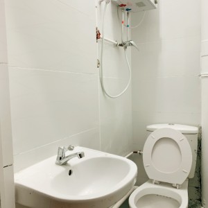 深水埗南昌街studio D房-深水埗站步行4分，南昌站10分，城大浸会20分，都会18分