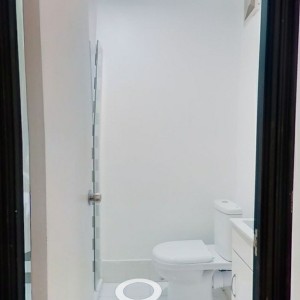 上环永乐街MIJ StudioA房，上环站步行2分，港大通勤8分，旺中带静精致单间