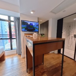 尖沙咀柯士甸路酒店式公寓单人间-从窗户就能看到港理!招商局央企物业,品质超有保障！理工步行五分，城市浸会港铁7分