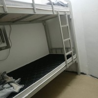 香港荃灣三陂坊安安大楼男生宿舍