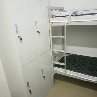 香港荃灣三陂坊安安大楼男生宿舍