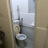 香港荃灣三陂坊安安大楼男生宿舍