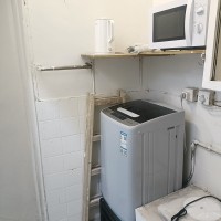 香港荃灣三陂坊安安大楼男生宿舍