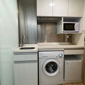 铜锣湾广安大厦9楼E房studio-港大通勤18分，路对面就是铜锣湾站，周围商圈密布