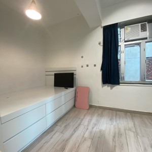 尖沙咀龙记大厦5楼A室B房studio-巴士到理工仅需4分！步行仅需700米！天花板级别的双校可选
