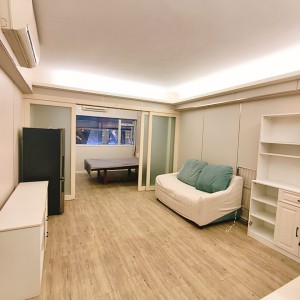 中环铁行里4号一室一厅整租，港大8分钟通勤，距中环站200米，大客厅卫浴干湿分离