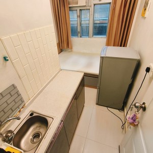 中环铁行里10号5楼2房studio，只要6k！实现港大8分钟通勤，距中环站200米，超值单间只有一间先到先得