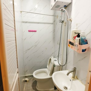 中环铁行里10号5楼2房studio，只要6k！实现港大8分钟通勤，距中环站200米，超值单间只有一间先到先得