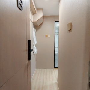 铜锣湾轩华大厦studioB房，旺中带静电梯洋房，毗邻时代广场，港大通勤20分钟，理工巴士直达仅需19分钟