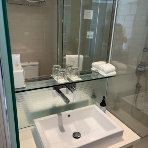 富荟上环酒店超大单人间，上环站步行5分，港大通勤地铁5分，演艺学院地铁7分，尊享健身房露天休息区