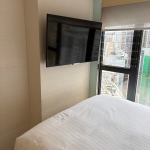 富荟上环酒店超大单人间，上环站步行5分，港大通勤地铁5分，演艺学院地铁7分，尊享健身房露天休息区