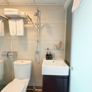 油麻地弥敦道独卫学生公寓KASA单人间03房/10房，油麻地地铁C口上盖，九龙四校通勤15分钟内，整栋电梯公寓