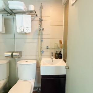 油麻地弥敦道独卫学生公寓KASA双人间04/09房，油麻地地铁C口上盖，九龙四校通勤15分钟内，整栋电梯公寓