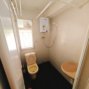 大埔赤泥坪村63号1楼B房，仅限男生，中大步行7分，步行5分就有小巴站