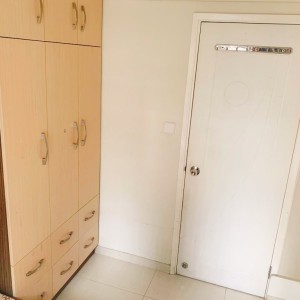 马鞍山中心1座9楼E室A房，仅限男生，马鞍山地铁站步行1分，中文大学全程20分，电梯洋房居住舒适