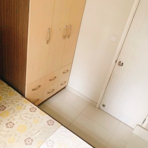马鞍山中心1座9楼E室A房，仅限男生，马鞍山地铁站步行1分，中文大学全程20分，电梯洋房居住舒适