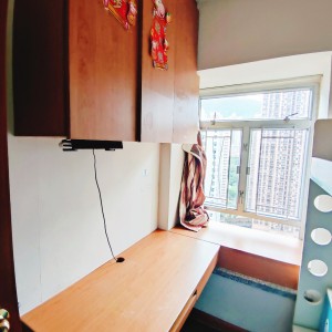 马鞍山中心1座24楼E室A房，仅限女生，马鞍山地铁站步行1分，中文大学全程20分，电梯洋房居住舒适