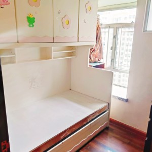 马鞍山中心1座24楼E室B房，仅限女生，马鞍山地铁站步行1分，中文大学全程20分，电梯洋房居住舒适