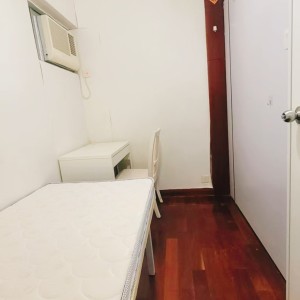 马鞍山中心1座24楼E室E房，仅限女生，马鞍山地铁站步行1分，中文大学全程20分，电梯洋房居住舒适