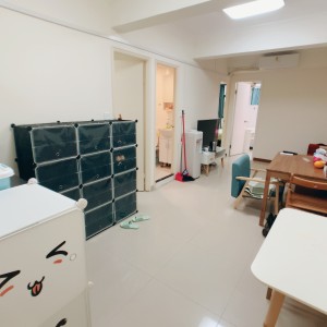 旺角东黑布街一期女生单间2号/3号房-4k不到可享四室两卫套房，旺角站步行5分，交通便利理工城大浸会优选
