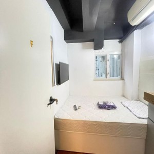 尖沙咀乐道龙华大厦studio7楼A室F房-理工步行+巴士11分钟到校，纯步行17分，尖沙咀站步行2分，巴士总站在大厦门口